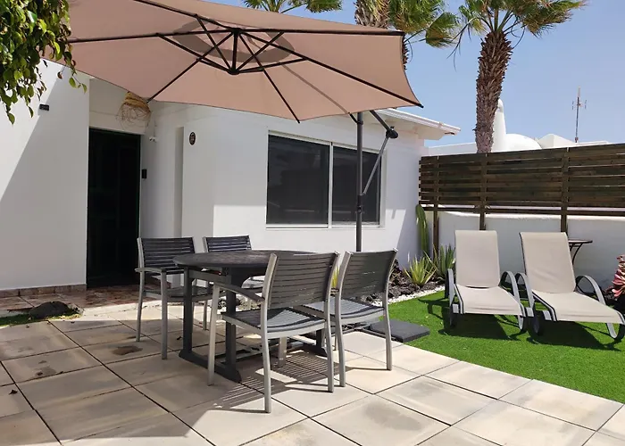 The White House With Pool - Playa Blanca